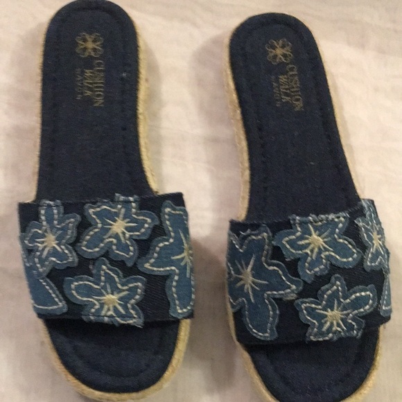Avon Cushion Walk Sandals size 7 (AG) - Picture 1 of 4